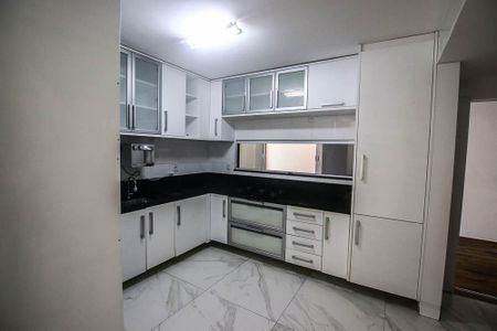 Casa de condomínio para alugar com 230m², 4 quartos e 3 vagasCozinha