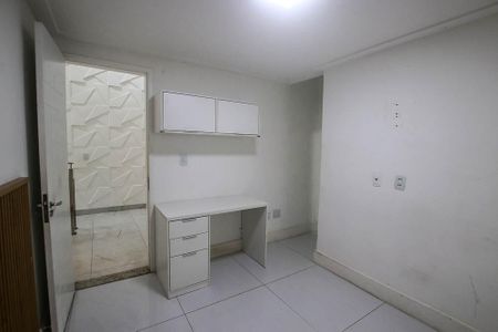 Casa de condomínio para alugar com 230m², 4 quartos e 3 vagasQuarto 2