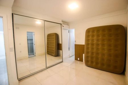 Casa de condomínio para alugar com 230m², 4 quartos e 3 vagasQuarto 1