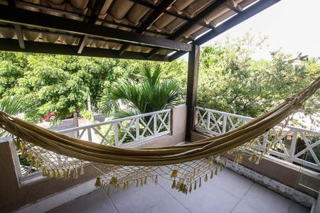 Casa de condomínio para alugar com 230m², 4 quartos e 3 vagasvaranda do Quarto 1