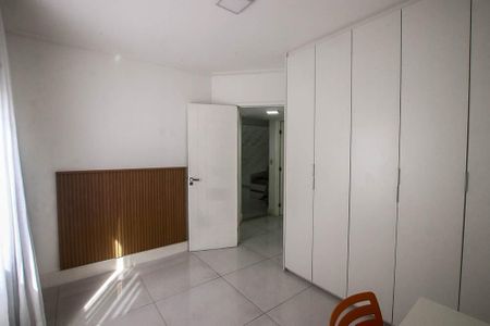 Casa de condomínio para alugar com 230m², 4 quartos e 3 vagasQuarto 3