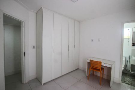 Casa de condomínio para alugar com 230m², 4 quartos e 3 vagasQuarto 3