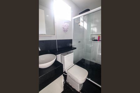 Casa de condomínio para alugar com 230m², 4 quartos e 3 vagasBanheiro social