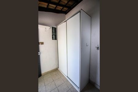 Casa de condomínio para alugar com 230m², 4 quartos e 3 vagasLavanderia