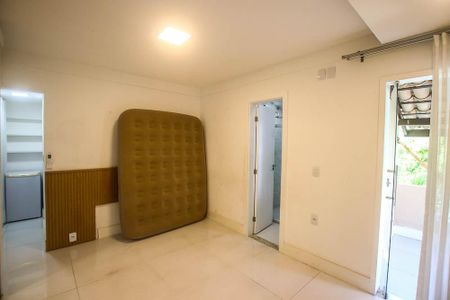 Casa de condomínio para alugar com 230m², 4 quartos e 3 vagasQuarto 1