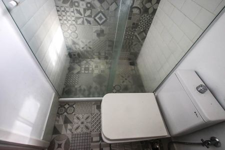 Casa de condomínio para alugar com 230m², 4 quartos e 3 vagasBanheiro do Quarto 3