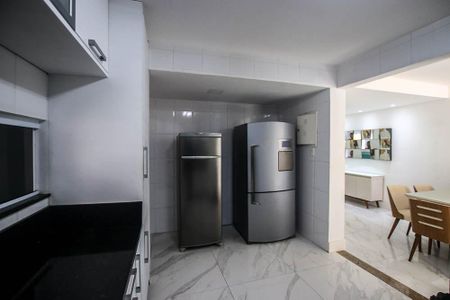 Casa de condomínio para alugar com 230m², 4 quartos e 3 vagasCozinha