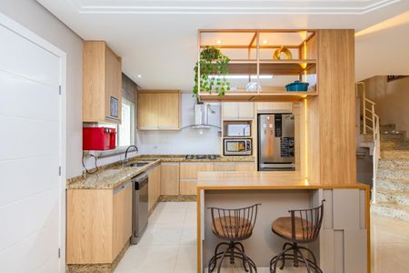 Casa para alugar com 172m², 4 quartos e 2 vagasCozinha