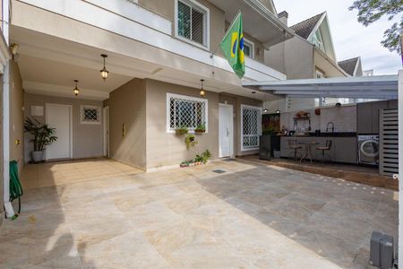 Casa para alugar com 172m², 4 quartos e 2 vagasFachada