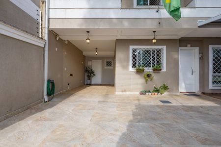 Casa para alugar com 172m², 4 quartos e 2 vagasFachada