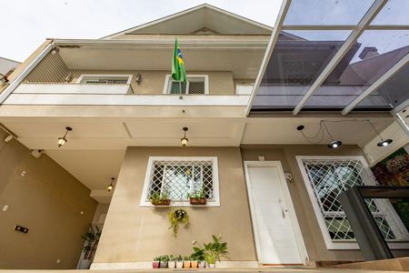 Casa para alugar com 172m², 4 quartos e 2 vagasFachada