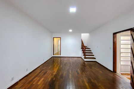 Casa para alugar com 190m², 3 quartos e 2 vagas Casa para alugar com 190m², 3 quartos e 2 vagasSala