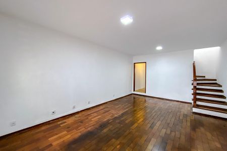 Sala de casa para alugar com 3 quartos, 190m² em Vila Invernada, São Paulo