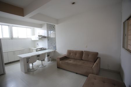 Sala de casa para alugar com 2 quartos, 70m² em Carlos Prates, Belo Horizonte