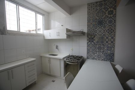 Cozinha de casa para alugar com 2 quartos, 70m² em Carlos Prates, Belo Horizonte
