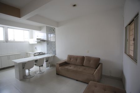 Sala de casa para alugar com 2 quartos, 70m² em Carlos Prates, Belo Horizonte