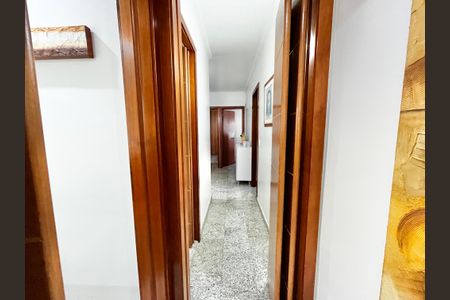 Apartamento à venda com 151m², 4 quartos e 2 vagasCorredor