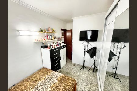 Apartamento à venda com 151m², 4 quartos e 2 vagasQuarto 2
