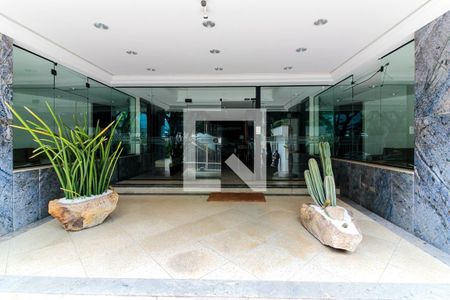 Apartamento à venda com 151m², 4 quartos e 2 vagasEntrada