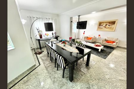 Apartamento à venda com 151m², 4 quartos e 2 vagasSala