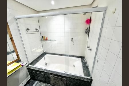 Apartamento à venda com 151m², 4 quartos e 2 vagasBanheiro da Suíte 3