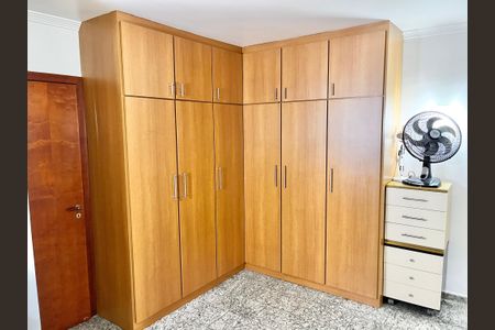 Apartamento à venda com 151m², 4 quartos e 2 vagasQuarto 3 - Suíte