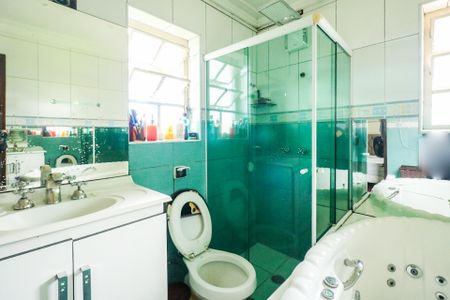 Casa à venda com 700m², 20 quartos e 8 vagas Casa à venda com 700m², 20 quartos e 8 vagasBanheiro da Suíte 2