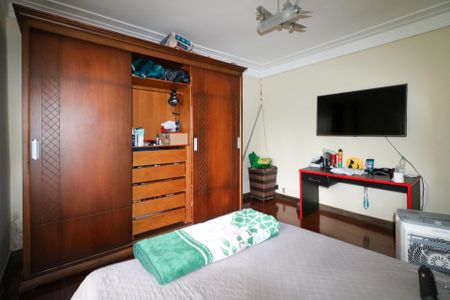 Casa à venda com 700m², 20 quartos e 8 vagas Casa à venda com 700m², 20 quartos e 8 vagasQuarto 2