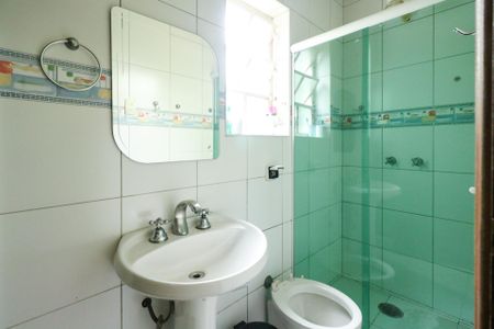 Casa à venda com 700m², 20 quartos e 8 vagas Casa à venda com 700m², 20 quartos e 8 vagasBanheiro de Serviço