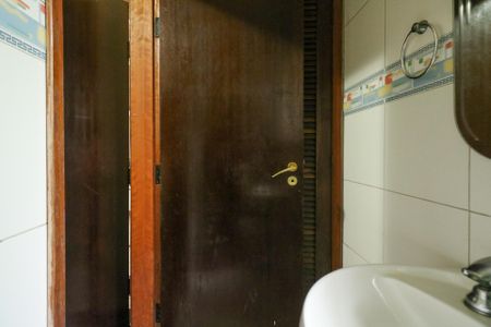 Casa à venda com 700m², 20 quartos e 8 vagas Casa à venda com 700m², 20 quartos e 8 vagasBanheiro de Serviço