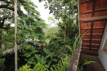 Casa à venda com 700m², 20 quartos e 8 vagas Casa à venda com 700m², 20 quartos e 8 vagasVaranda do Sótão