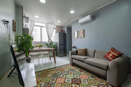 Sala/Cozinha de apartamento para alugar com 4 quartos, 102m² em Cerqueira César, São Paulo