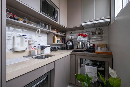 Sala/Cozinha de apartamento para alugar com 4 quartos, 102m² em Cerqueira César, São Paulo
