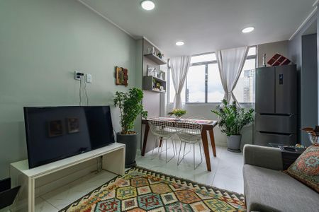 Apartamento à venda com 102m², 4 quartos e sem vaga Apartamento à venda com 102m², 4 quartos e sem vagaSala/Cozinha