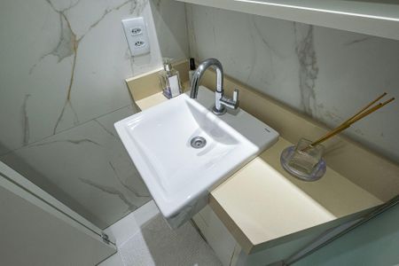 Apartamento à venda com 102m², 4 quartos e sem vaga Apartamento à venda com 102m², 4 quartos e sem vagaBanheiro