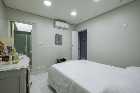 Apartamento à venda com 102m², 4 quartos e sem vaga Apartamento à venda com 102m², 4 quartos e sem vagaSuíte