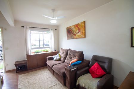 Casa de condomínio à venda com 153m², 3 quartos e 2 vagasSala