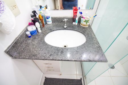 Casa de condomínio à venda com 153m², 3 quartos e 2 vagasBanheiro