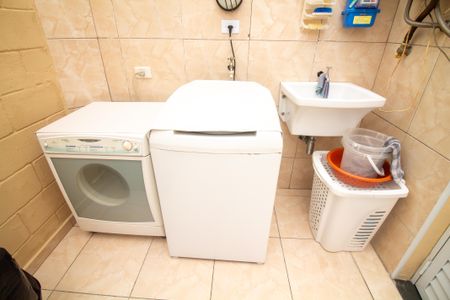 Casa de condomínio à venda com 153m², 3 quartos e 2 vagasÁrea de Serviço