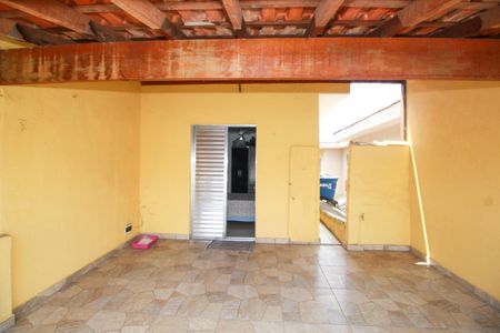 Casa à venda com 106m², 3 quartos e 2 vagas Casa à venda com 106m², 3 quartos e 2 vagasVaranda