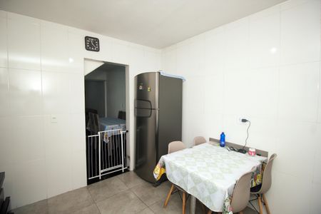 Casa à venda com 106m², 3 quartos e 2 vagas Casa à venda com 106m², 3 quartos e 2 vagasCozinha