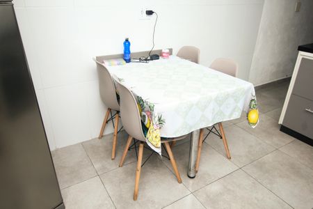 Casa à venda com 106m², 3 quartos e 2 vagas Casa à venda com 106m², 3 quartos e 2 vagasCozinha