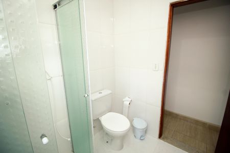 Casa à venda com 106m², 3 quartos e 2 vagas Casa à venda com 106m², 3 quartos e 2 vagasBanheiro 1