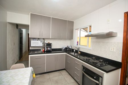 Casa à venda com 106m², 3 quartos e 2 vagas Casa à venda com 106m², 3 quartos e 2 vagasCozinha