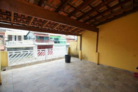 Casa à venda com 106m², 3 quartos e 2 vagas Casa à venda com 106m², 3 quartos e 2 vagasVaranda