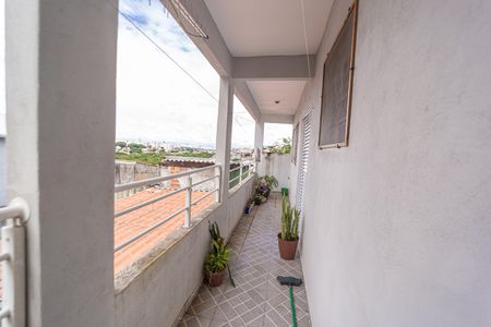 Casa para alugar com 256m², 3 quartos e sem vagaVaranda