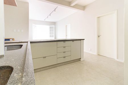 Apartamento à venda com 116m², 3 quartos e sem vaga Apartamento à venda com 116m², 3 quartos e sem vagaCozinha / Área de Serviço