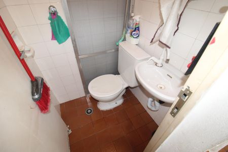 Apartamento à venda com 64m², 2 quartos e 1 vagaÁrea de Serviço - Banheiro