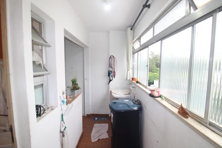 Apartamento à venda com 64m², 2 quartos e 1 vagaÁrea de Serviço