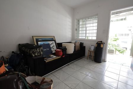 Casa à venda com 150m², 3 quartos e 2 vagasSala
